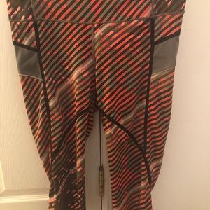 Athleta striped leggings w/ elastic waist pull